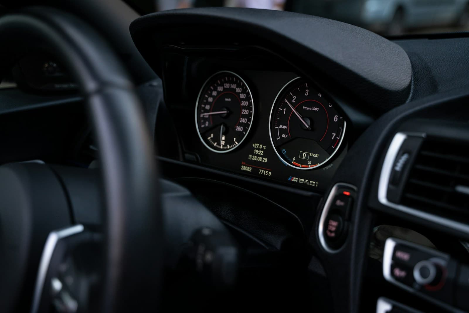 Cupholders & console